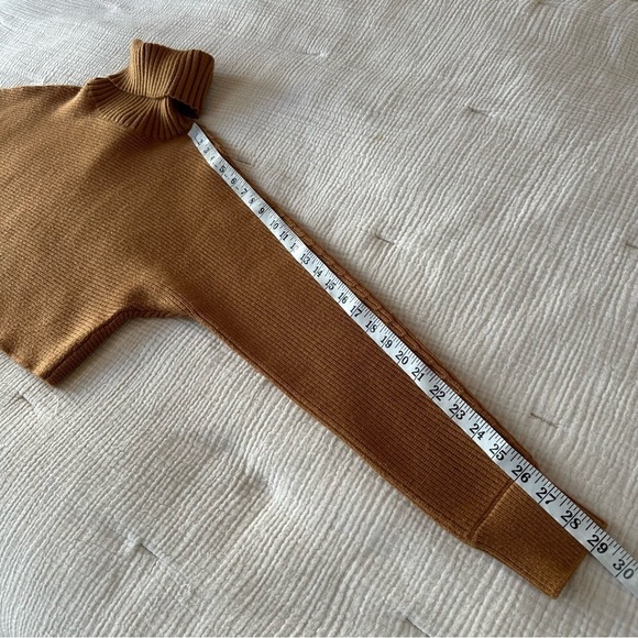House of Harlow 1960 Camel Cropped Turtleneck Sweater Medium - Picture 10 of 10